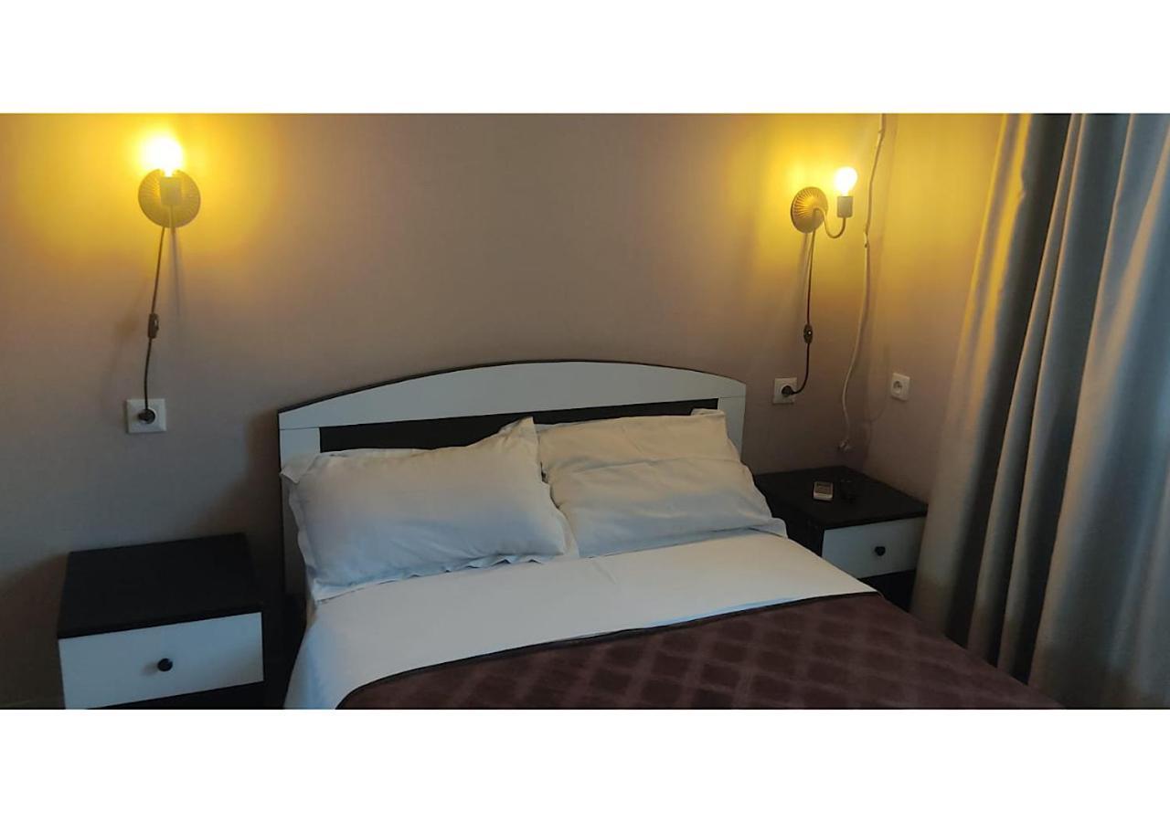 Hotel Lux Тбилиси Экстерьер фото
