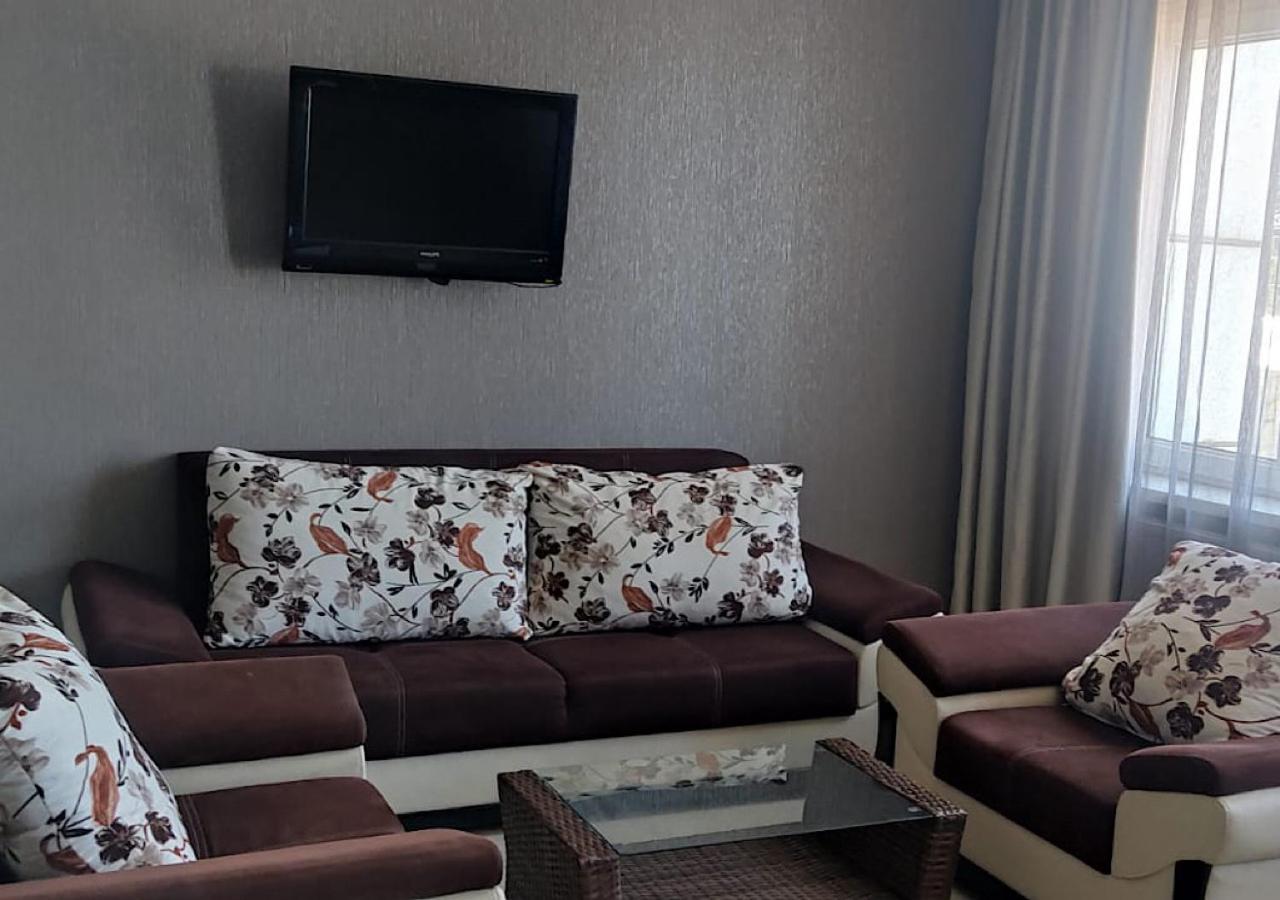 Hotel Lux Тбилиси Экстерьер фото